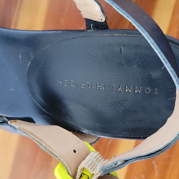 Tommy Hilfiger Blue and Yellow Heels Size 9M - Picture 4 of 7